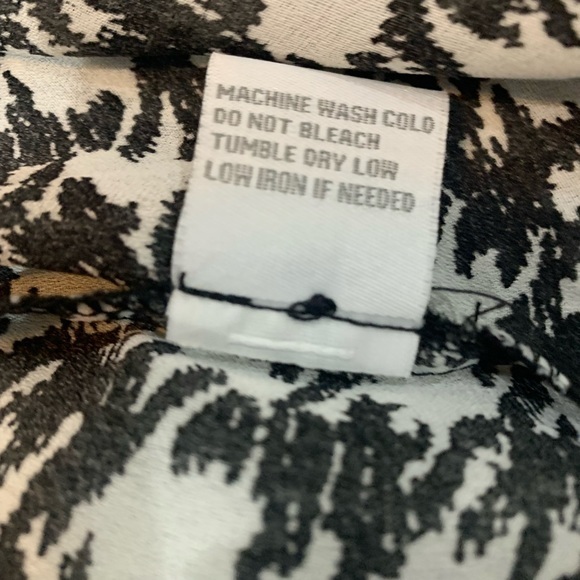 Larsen Gray Long Sleeve Button Down Blouse Women’s Size Med Hounds Tooth - Picture 6 of 9